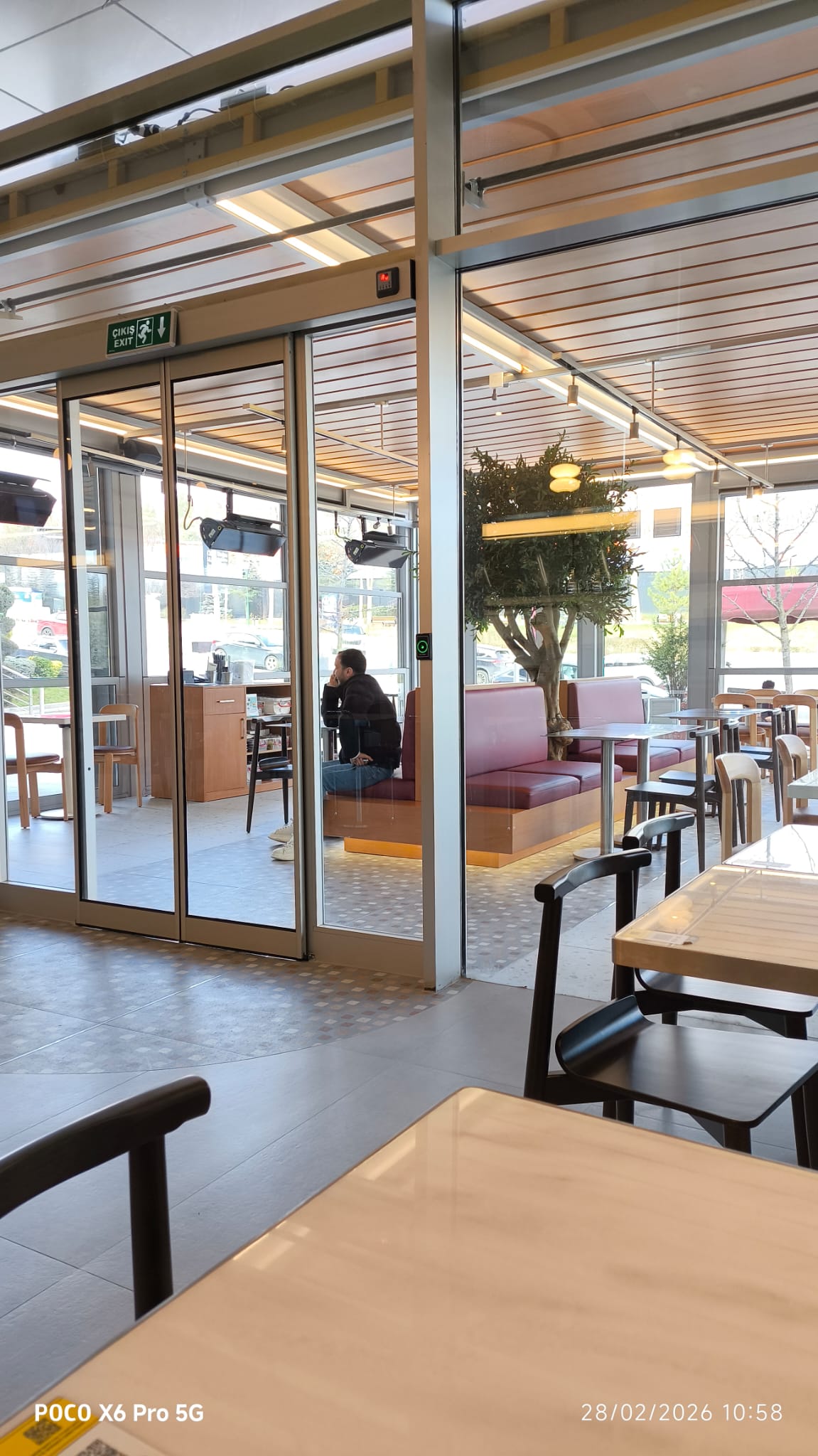 100 Burger Panora Thumb